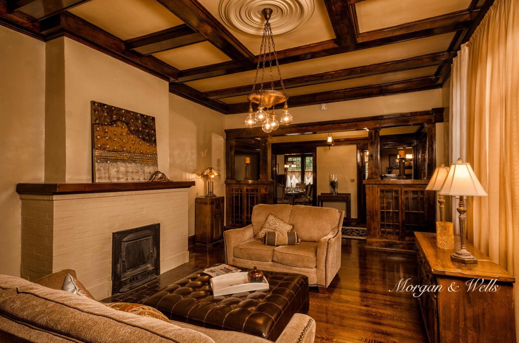 Morgan And Wells Bed And Breakfast Шелби Экстерьер фото