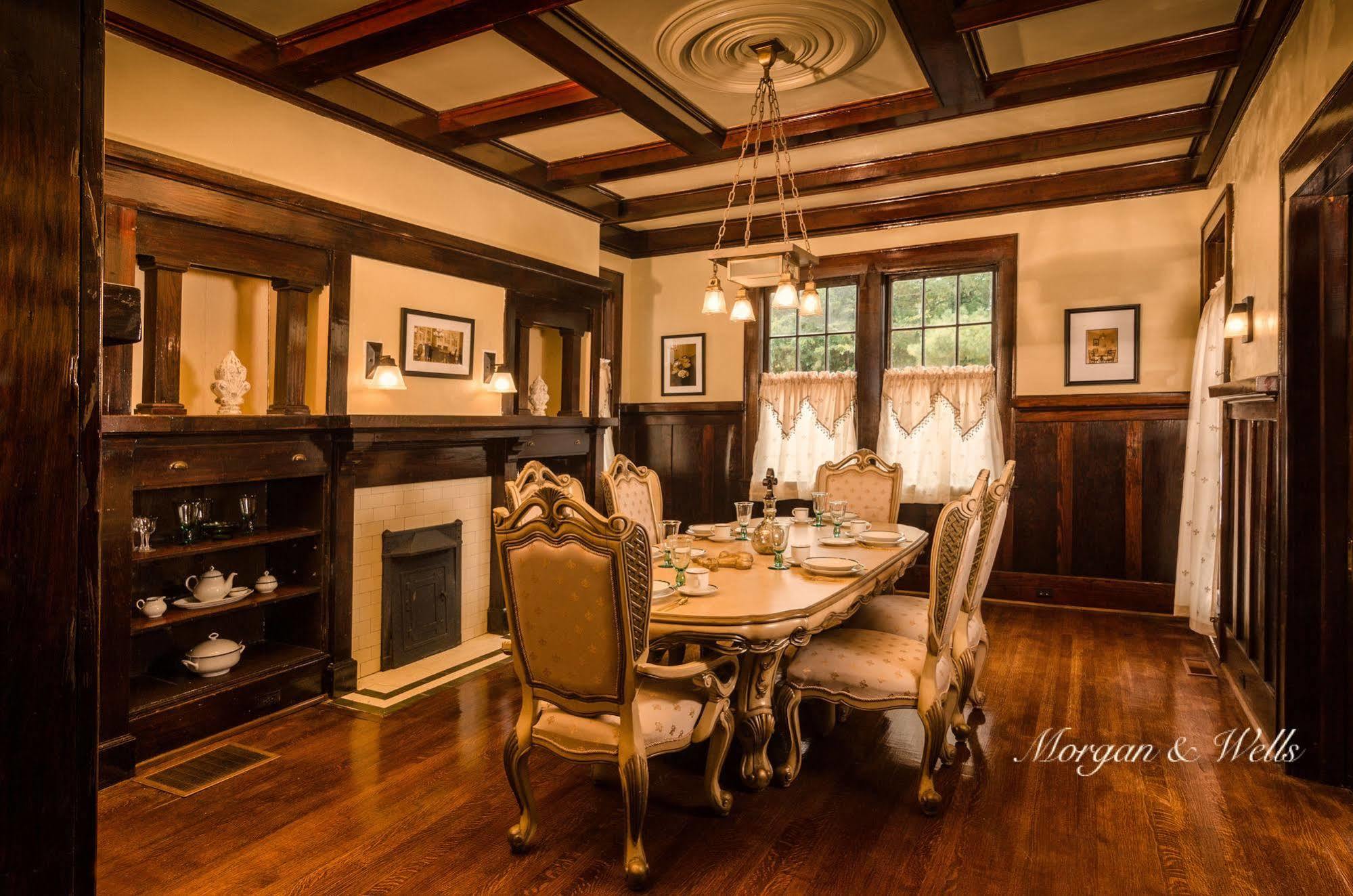 Morgan And Wells Bed And Breakfast Шелби Экстерьер фото